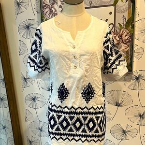 White and Black Patterned Women's Top